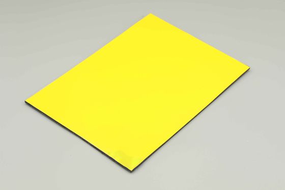 اللون الأصفر الساطع للطابق الخارجي PE اللوحة المكونة من الألومنيوم 122cm X 244cm ألواح Acp الوقائية