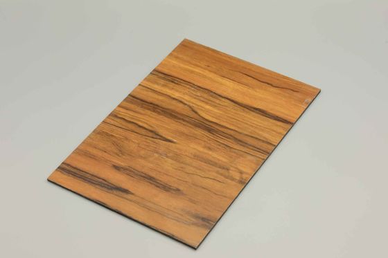 لوح ألومنيوم مركب خشبي 1220 × 2440 بسماكة 3 مم، 4 مم وسطح مطلي بـ HDPE