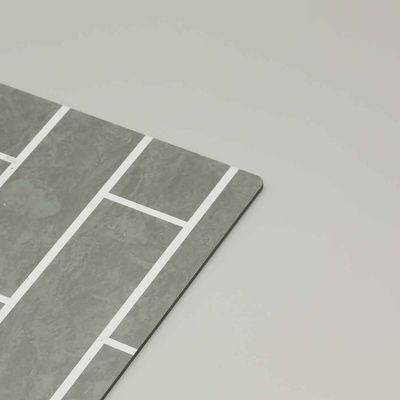 صفائح ACP بطبقة نهائية من الرخام مقاس 4 مم - مقاومة للخدش، مقاس قياسي 1.22 × 2.44 م