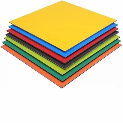 ألواح ACP مطلية بـ PVDF PE بطول 2.44 م، صديقة للبيئة وخالية من الرائحة لتكسية الجدران الداخلية والخارجية